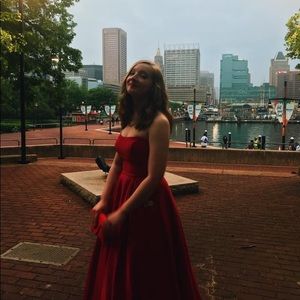 Meet your Posher, Kayla